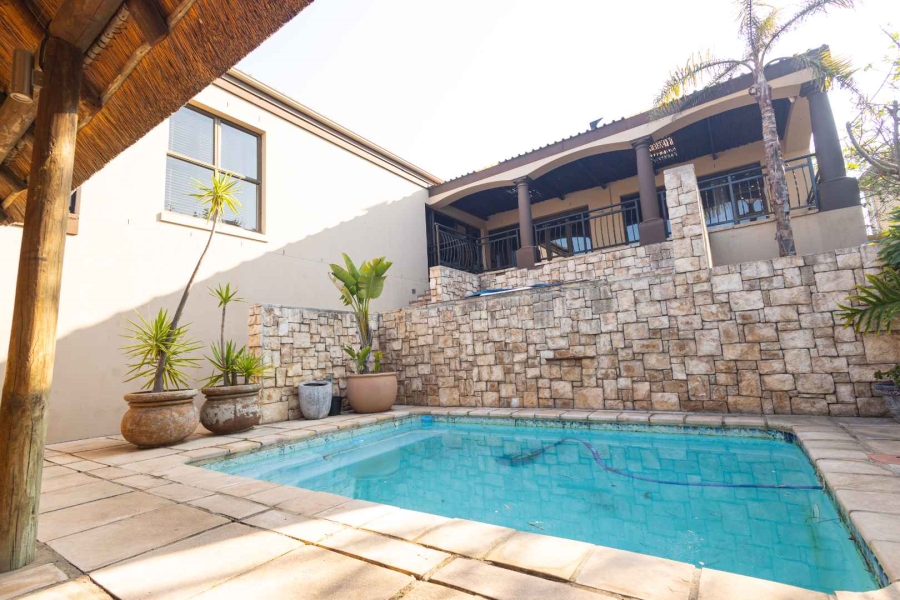 To Let 4 Bedroom Property for Rent in Ridgeworth Western Cape